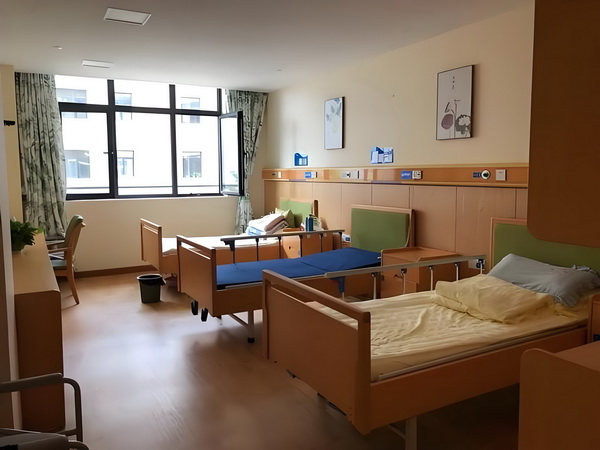 深圳积分入户分值计算_活佛王兴夫“点化”140位女信徒，全程不穿衣服，场面失控 点化140难有成功就很机会
