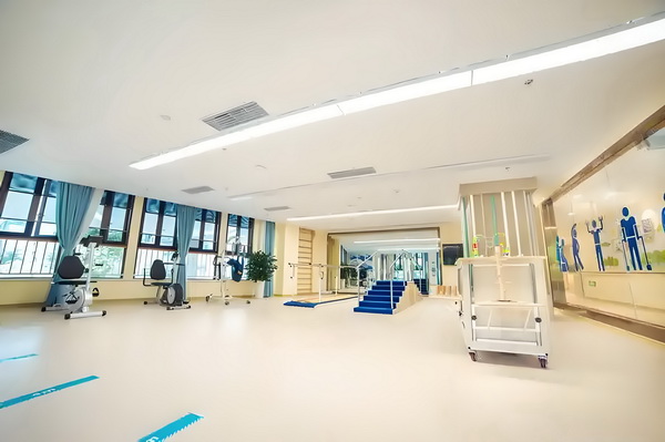 如何调深圳户口_电影《戏台》预测票房超3亿 电影戏台预面校管理方在学